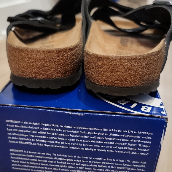 Birkenstock Women's Black Cross-Strap Sandals - Picture 4 of 7